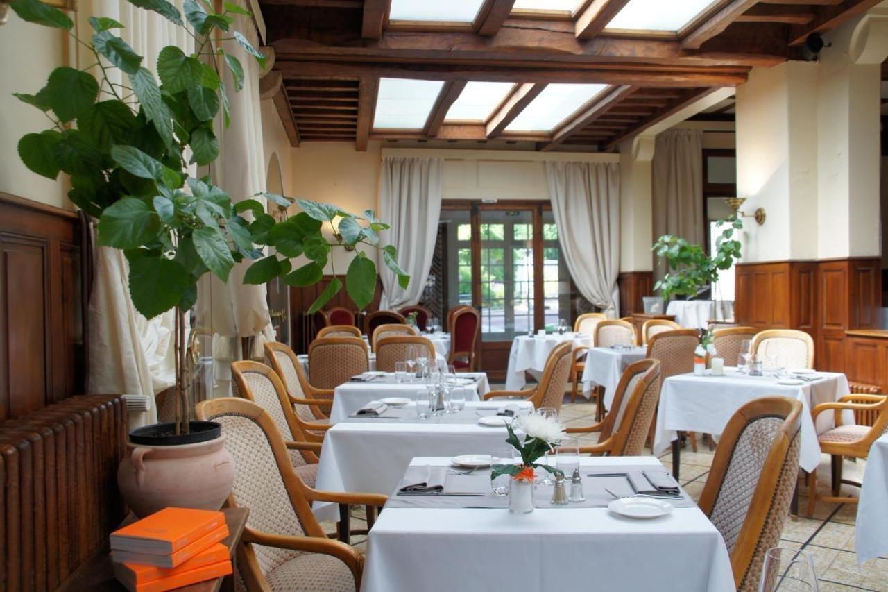 Relais Des Trois Chateaux Hotel-Restaurant - Teritoria Cour-Cheverny Exterior photo