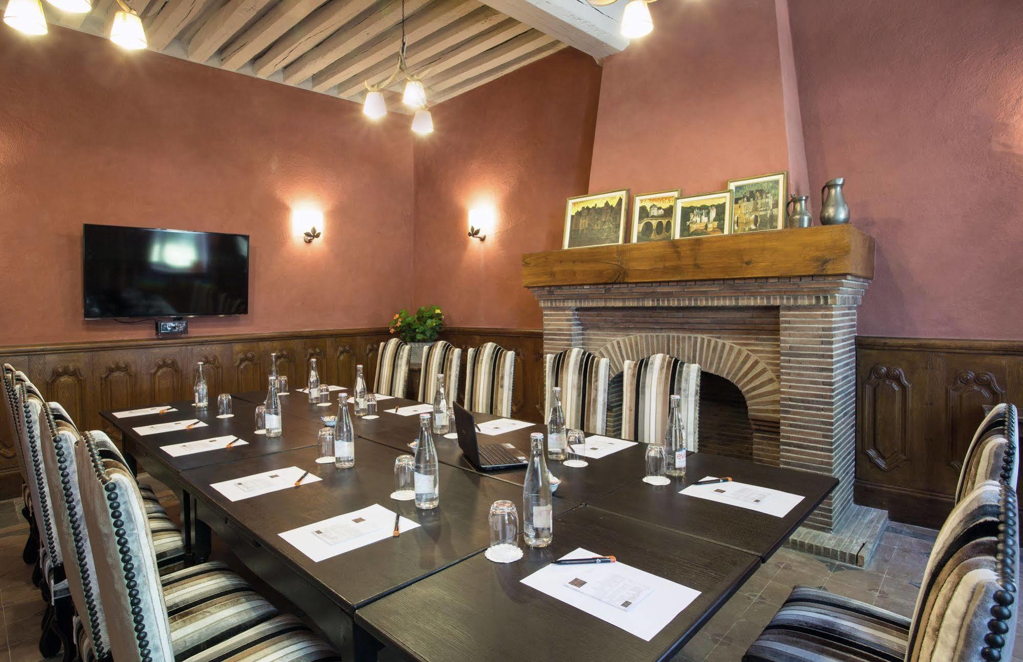 Relais Des Trois Chateaux Hotel-Restaurant - Teritoria Cour-Cheverny Exterior photo