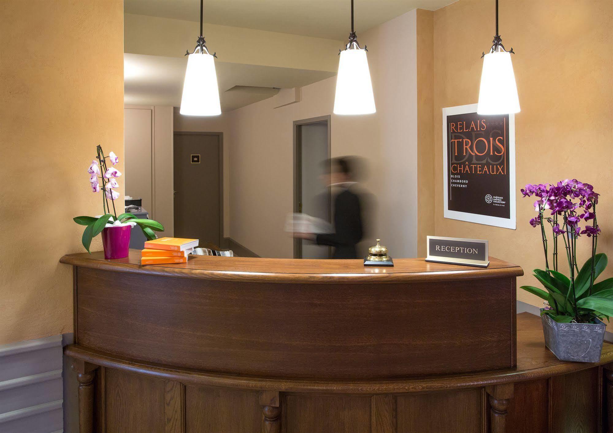 Relais Des Trois Chateaux Hotel-Restaurant - Teritoria Cour-Cheverny Exterior photo
