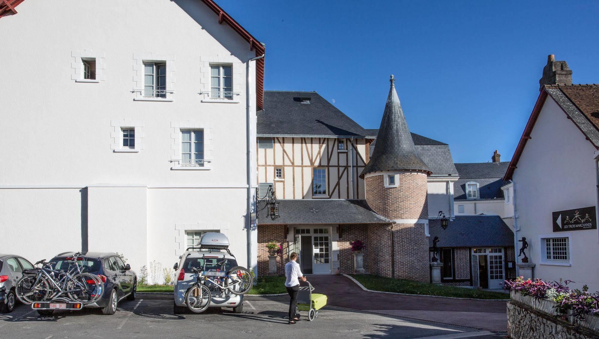 Relais Des Trois Chateaux Hotel-Restaurant - Teritoria Cour-Cheverny Exterior photo