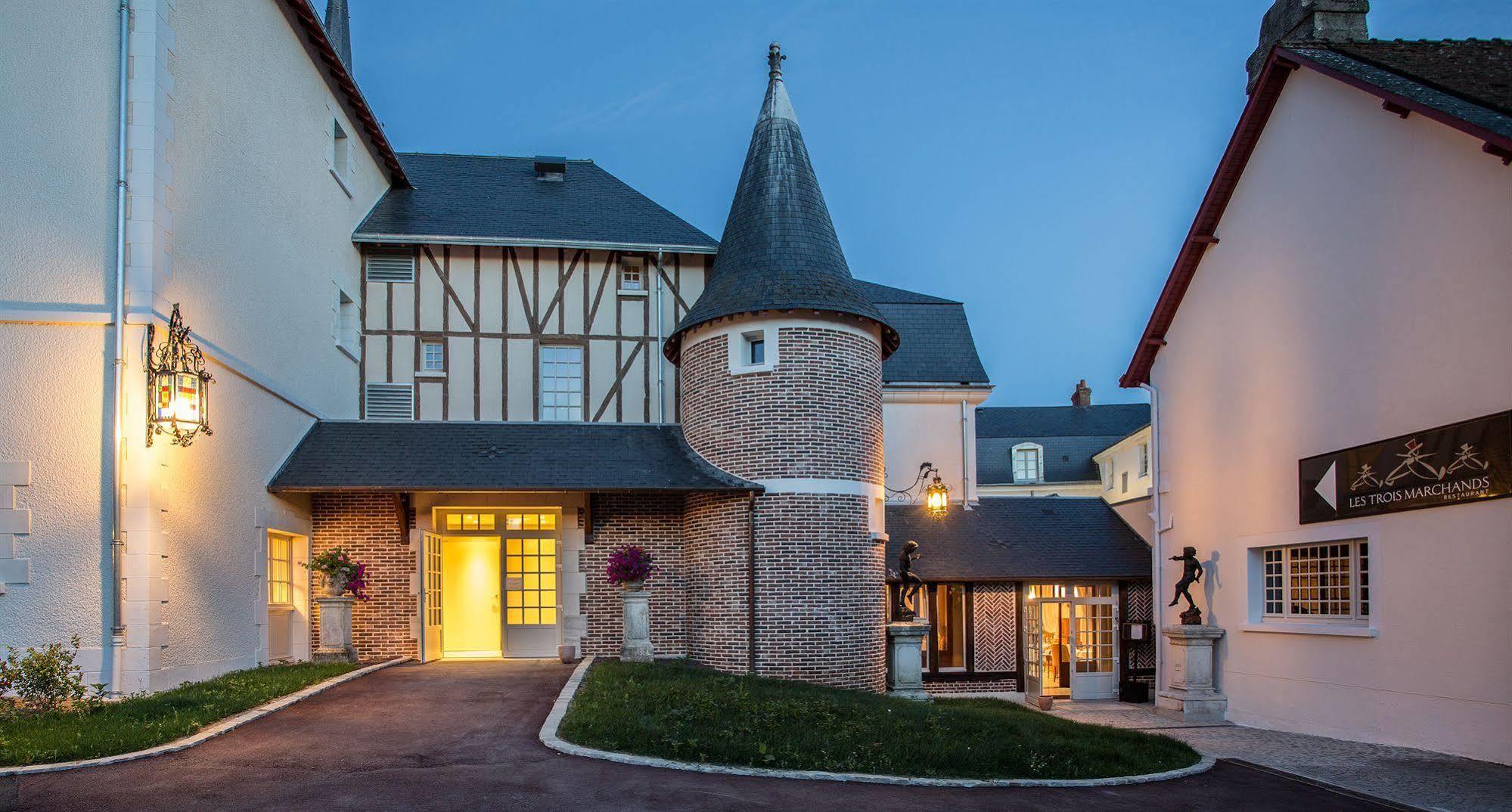 Relais Des Trois Chateaux Hotel-Restaurant - Teritoria Cour-Cheverny Exterior photo